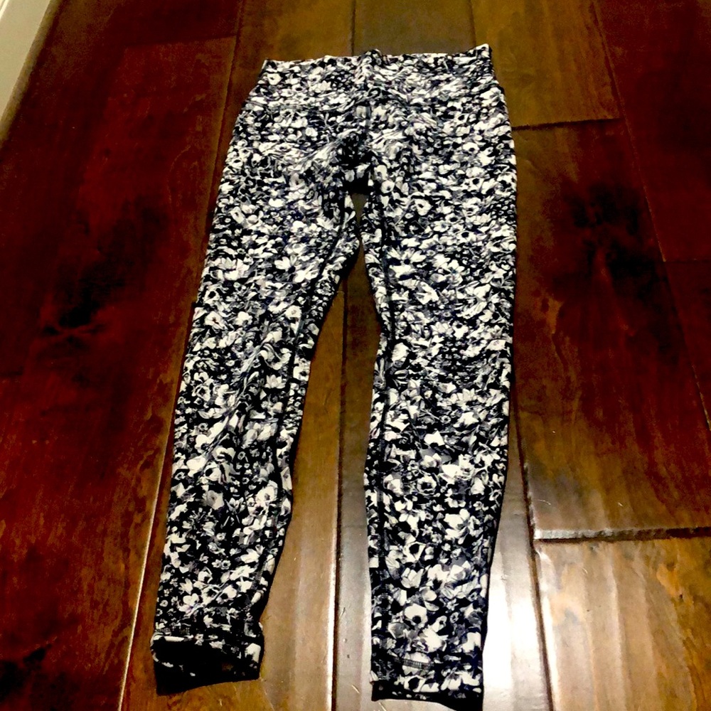 Lululemon floral wunder under